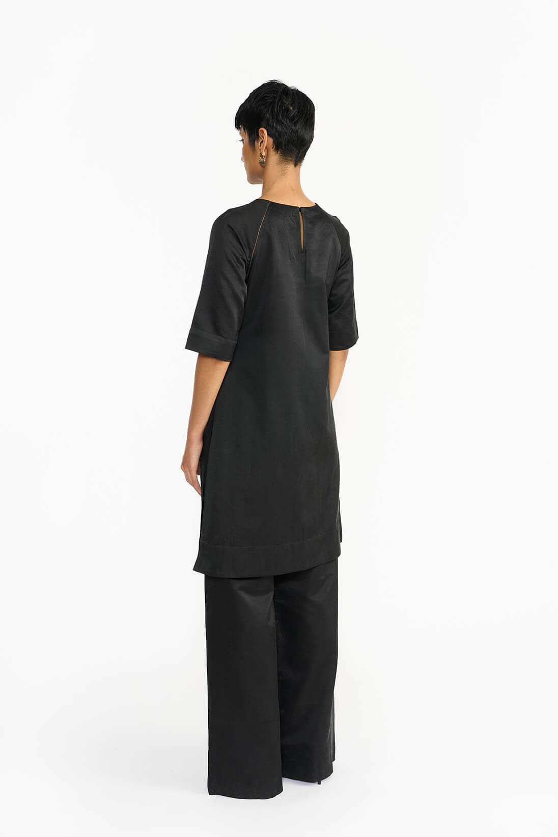 Avarna by Label Mandara